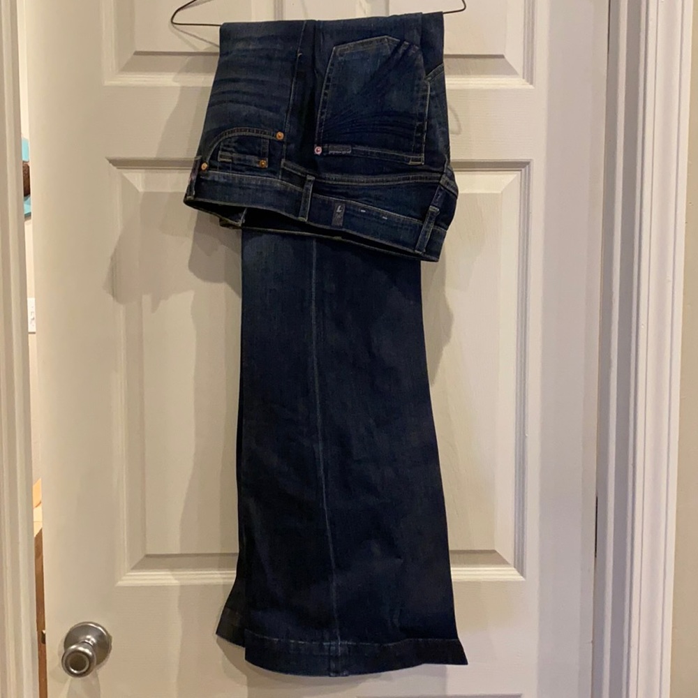 7 for all mankind jeans. Like new. Smoke free home.